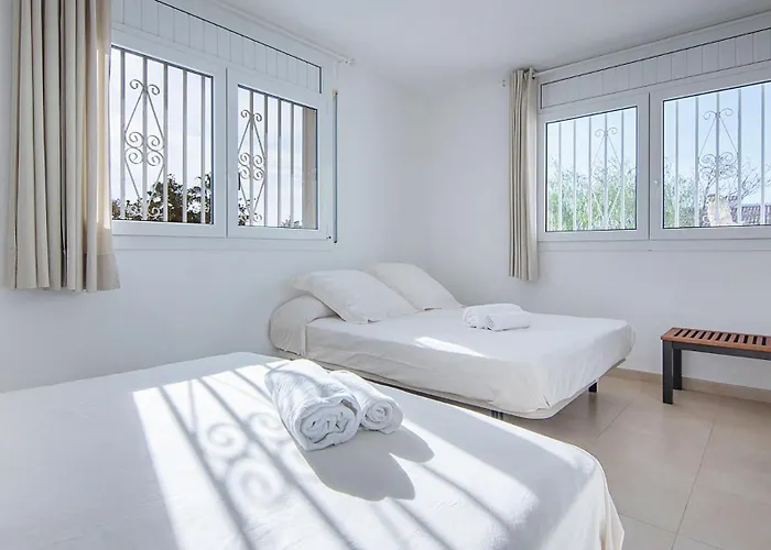Villa Alquiler En La Playa De 10 Personas Con Ac, Parking Y Wifi