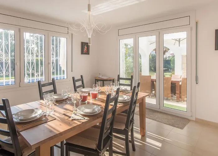 Villa Alquiler En La Playa De 10 Personas Con Ac, Parking Y Wifi *