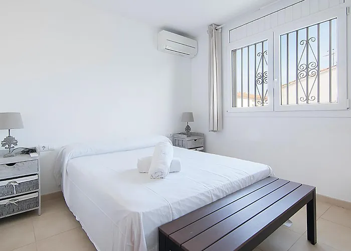 Alquiler En La Playa De 10 Personas Con Ac, Parking Y Wifi * Cambrils